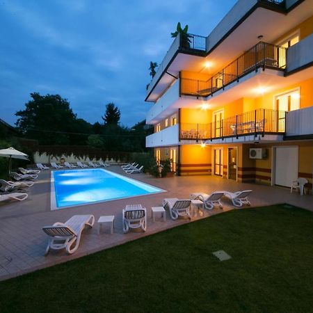 Ferretti Residence Garda Palace เปสเคียรา เดล การ์ดา ภายนอก รูปภาพ
